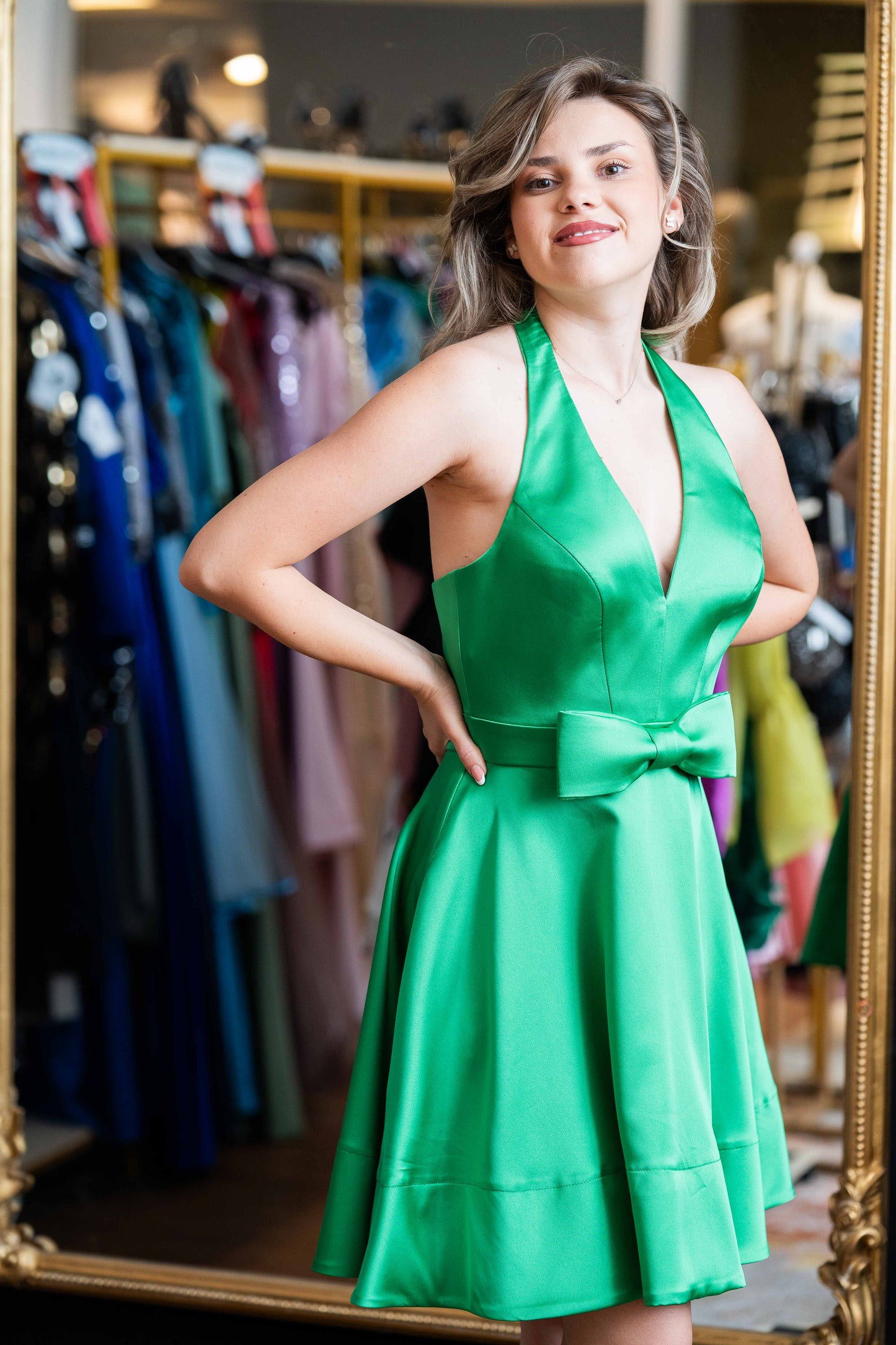 Elegantes Halter-Kleid "Emerald Grace"