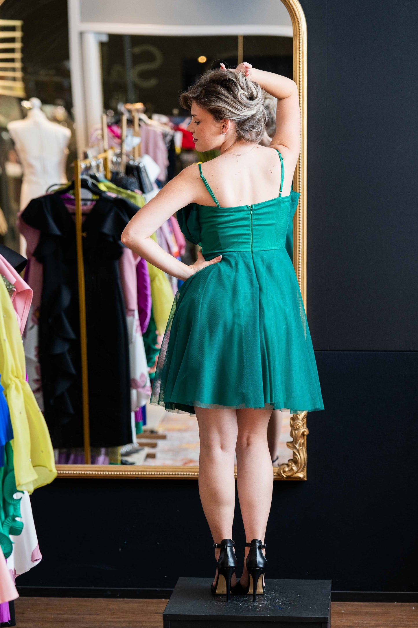 Elegantes Trägerkleid "Emerald Breeze"